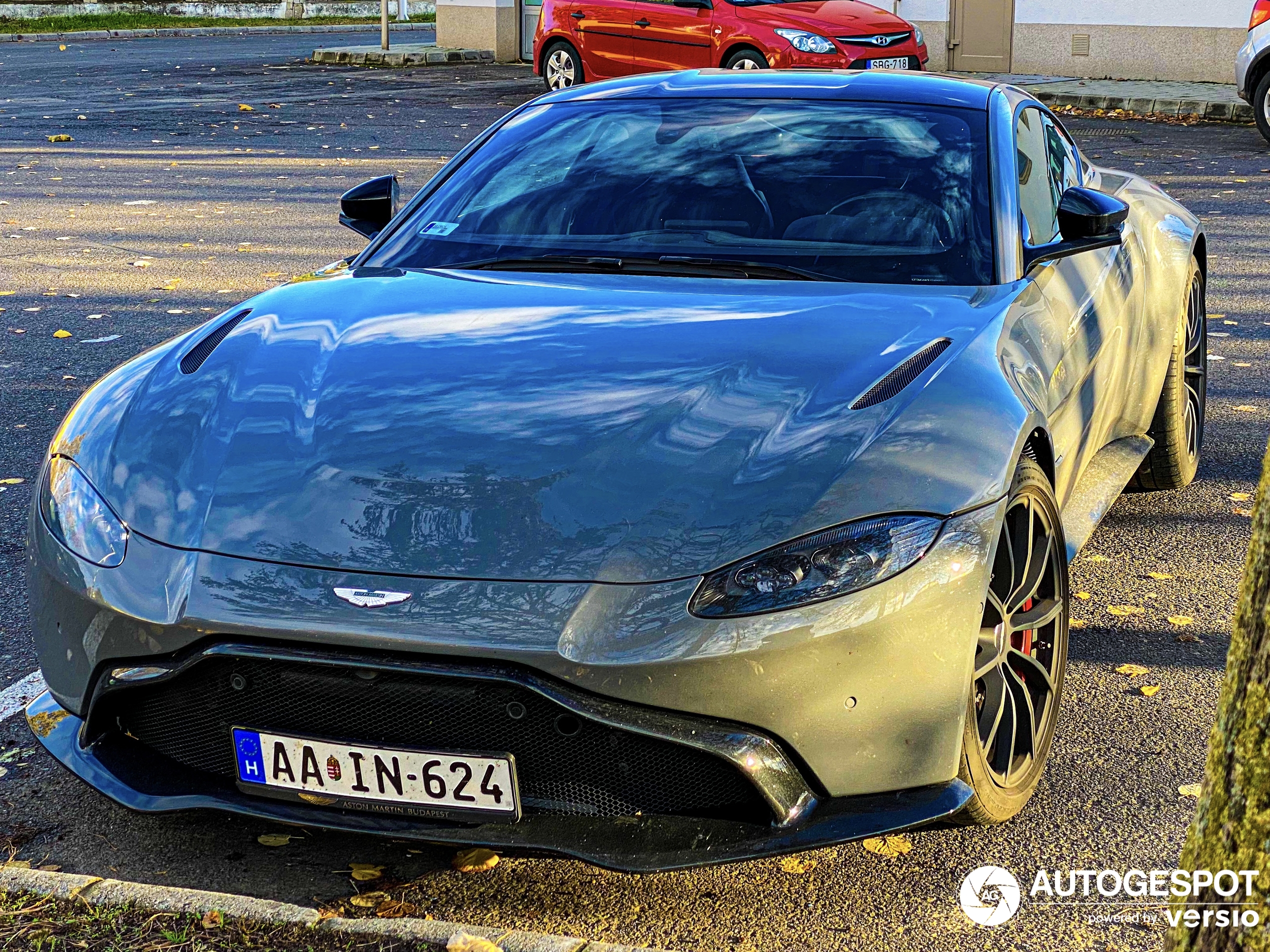 Aston Martin V8 Vantage 2018