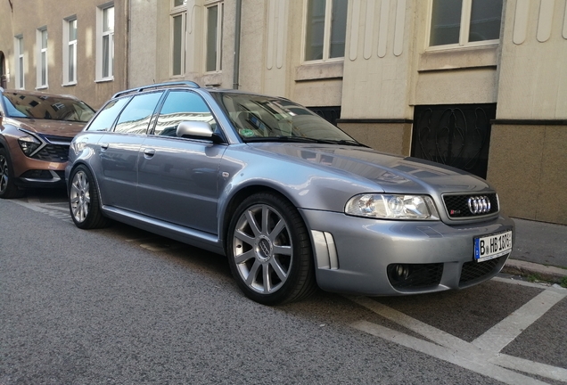 Audi RS4 Avant B5