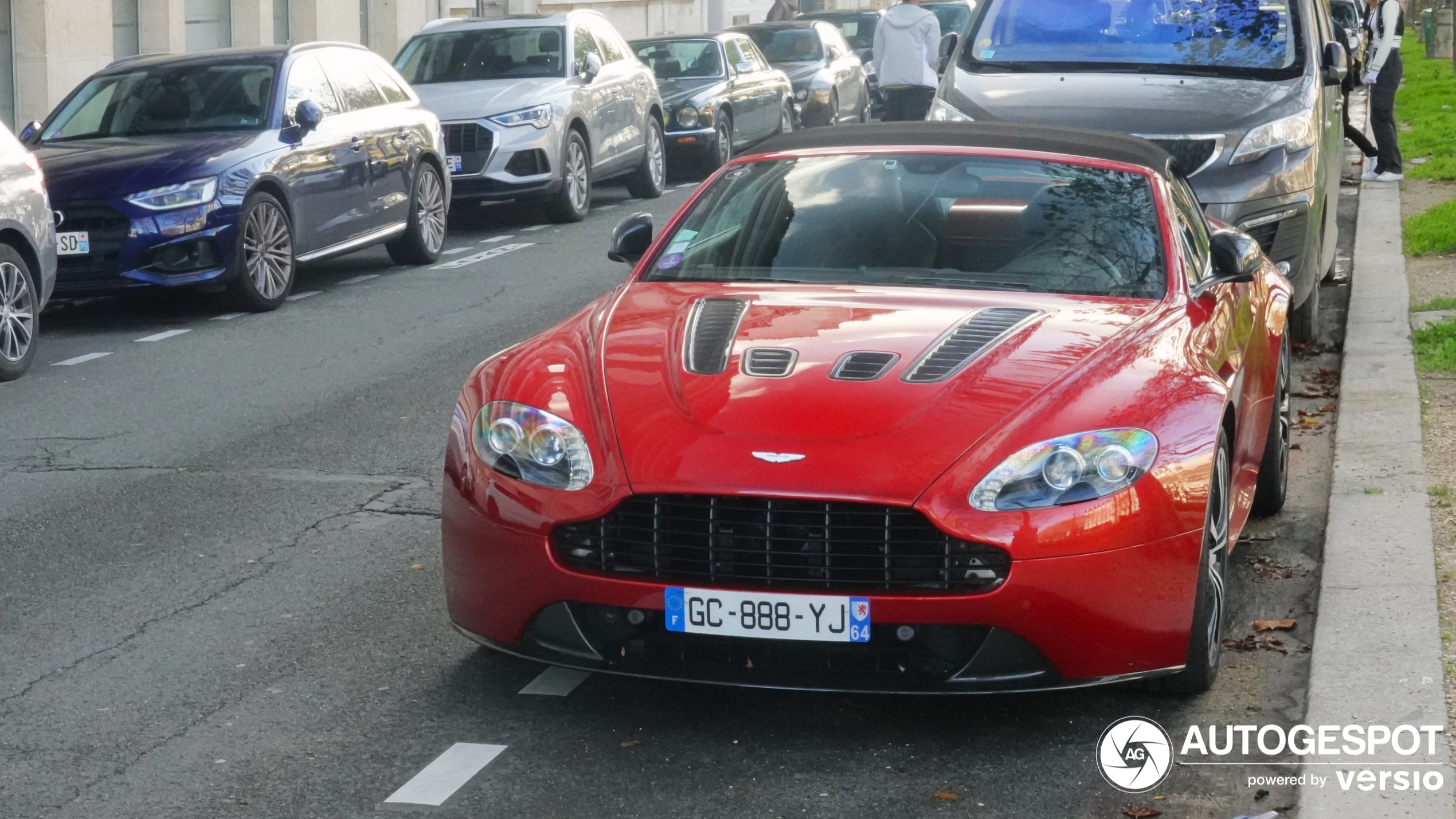 Aston Martin V12 Vantage Roadster