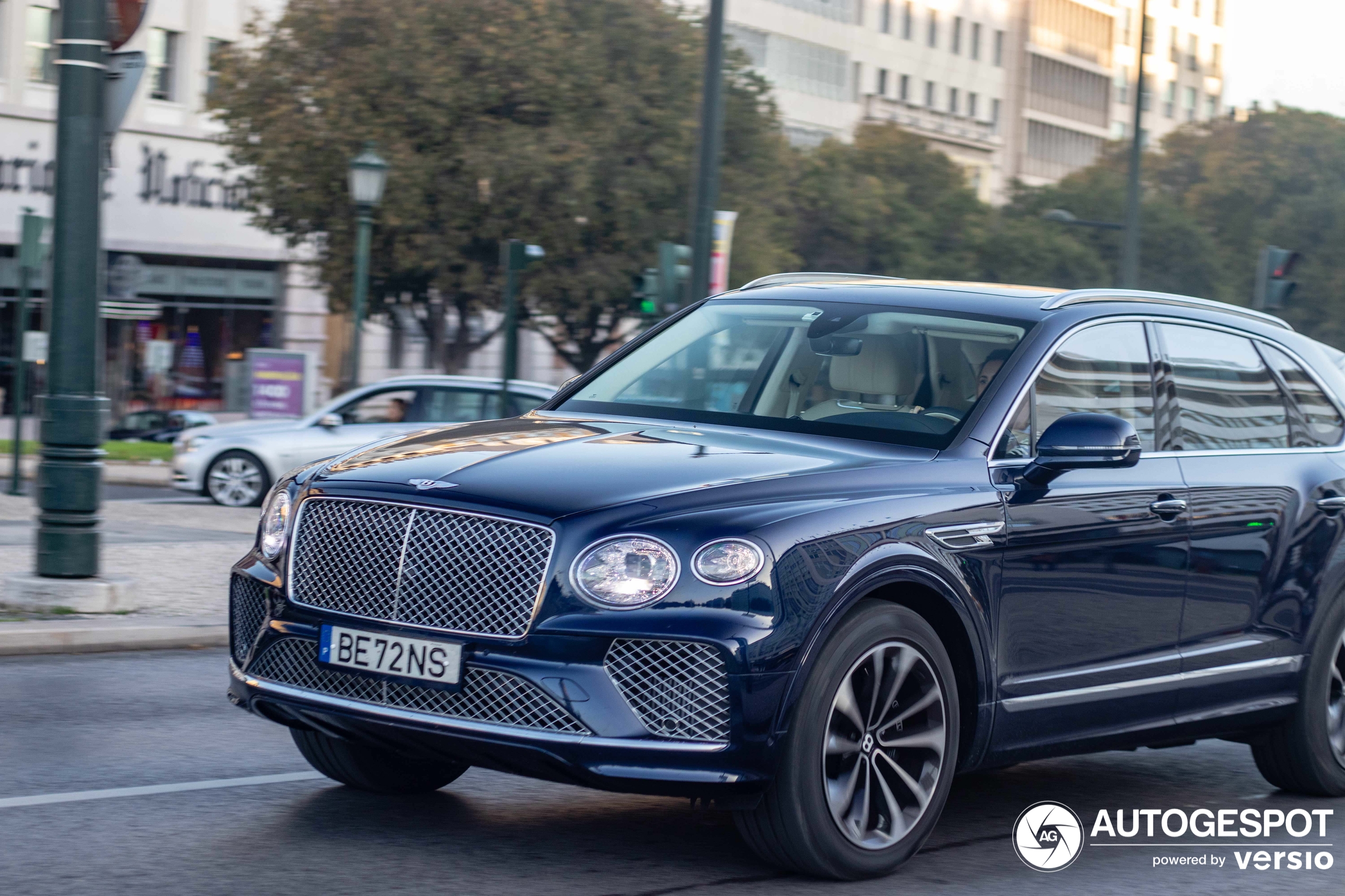 Bentley Bentayga Hybrid 2021