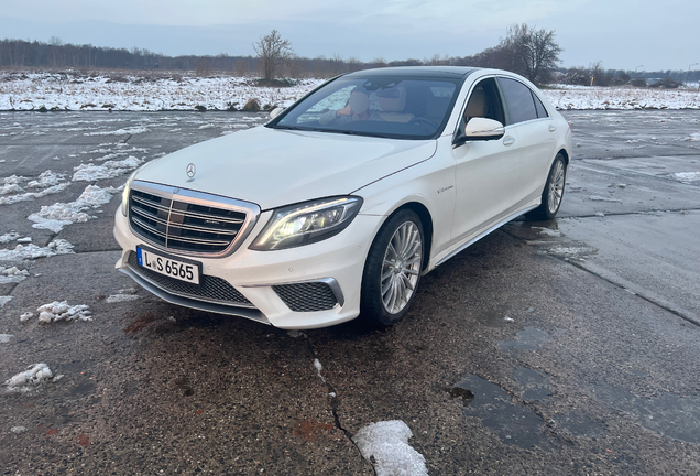 Mercedes-Benz S 65 AMG V222