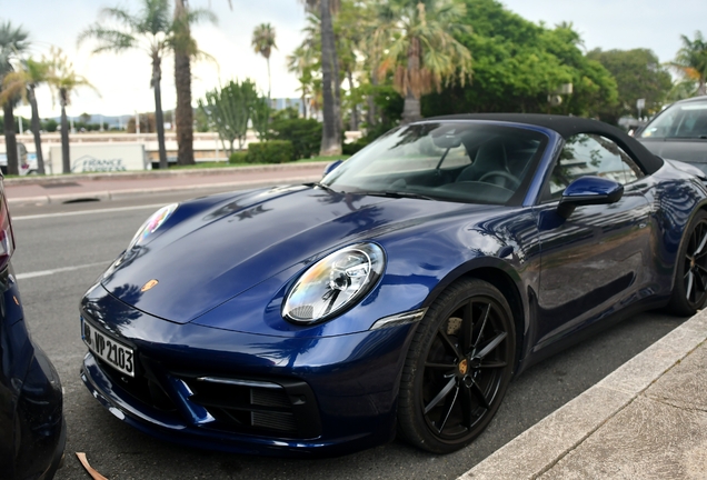 Porsche 992 Carrera 4 GTS Cabriolet