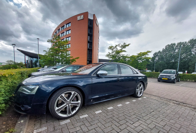 Audi S8 D4