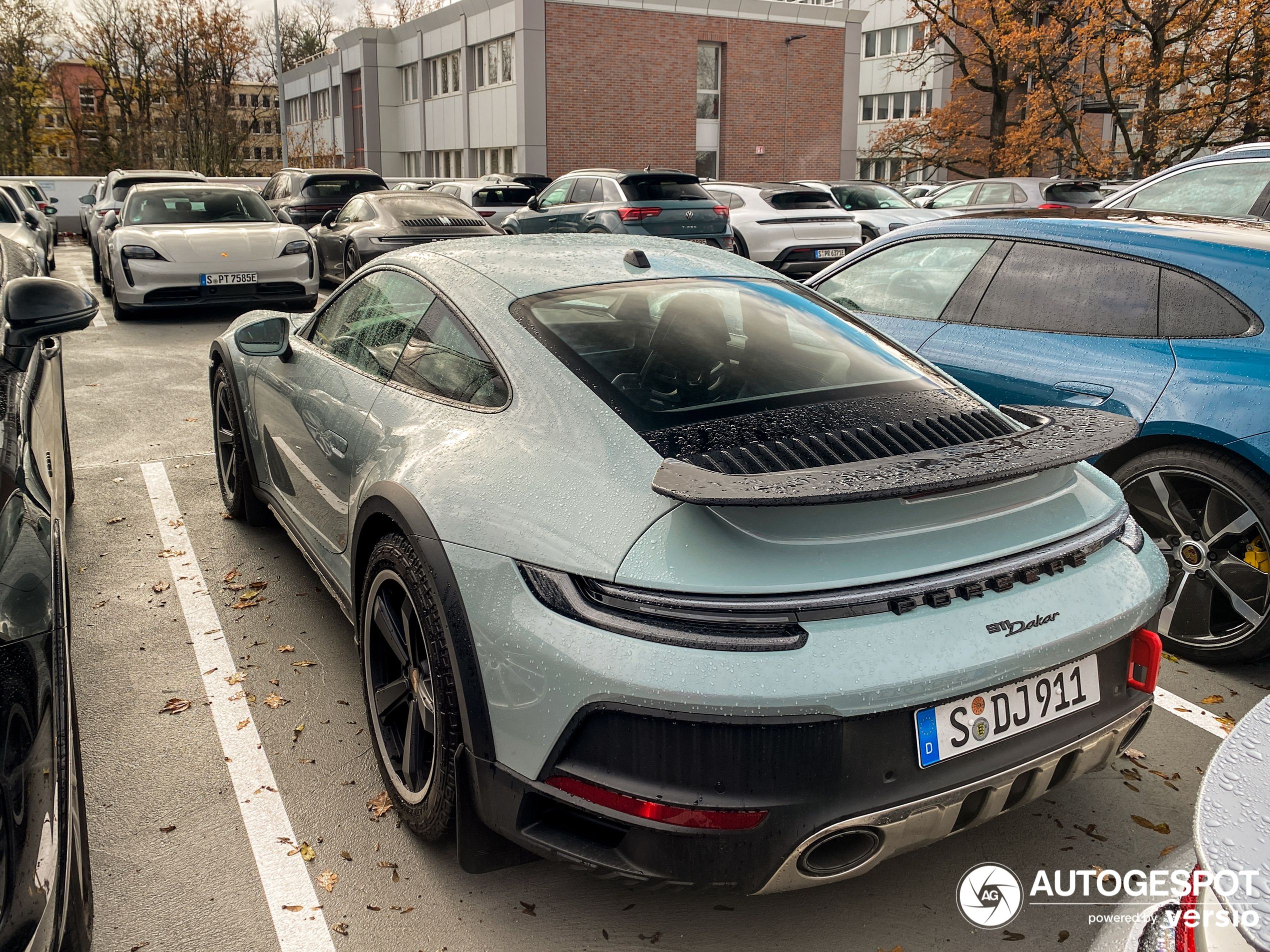 Porsche 992 Dakar