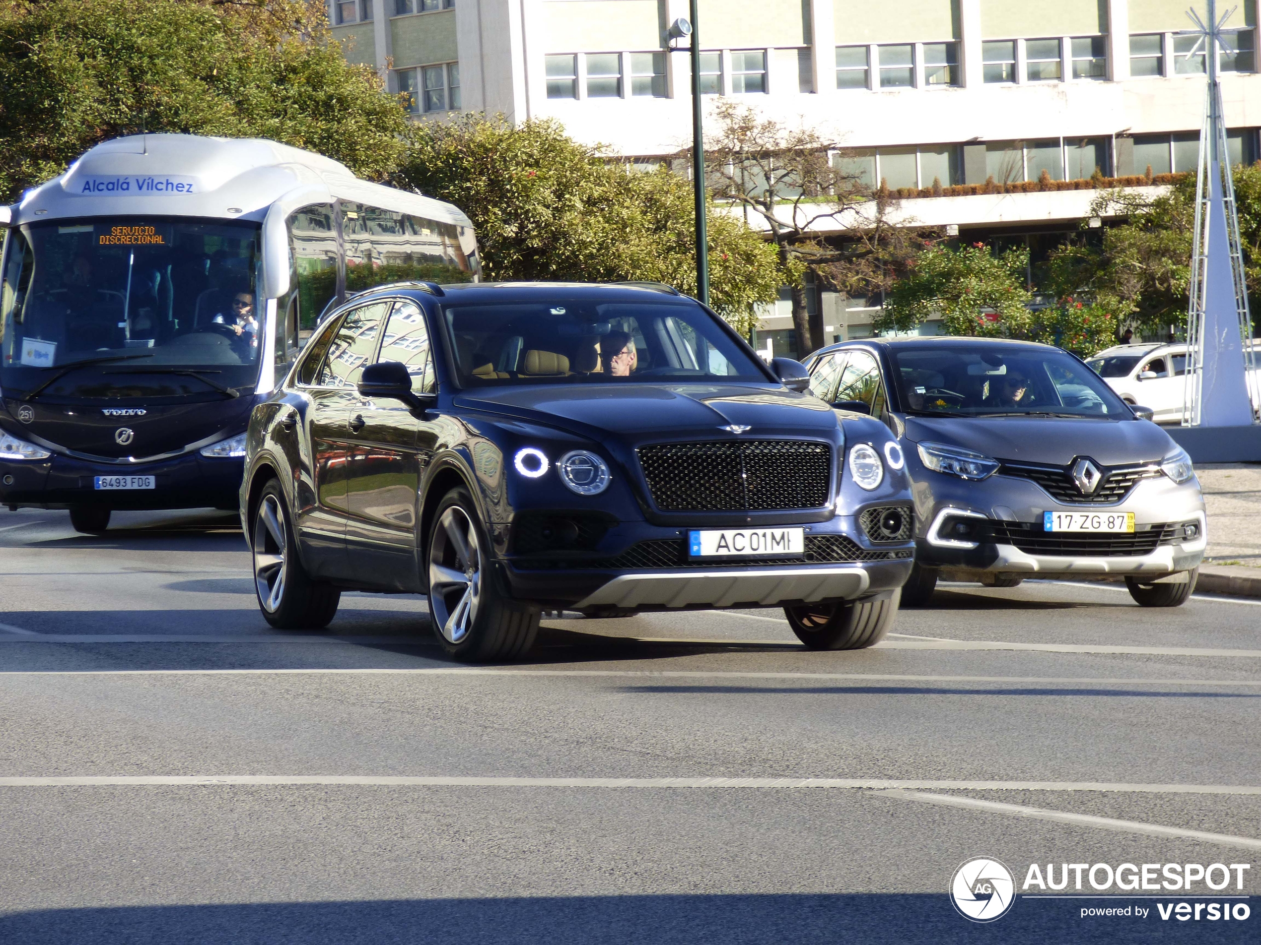 Bentley Bentayga Hybrid