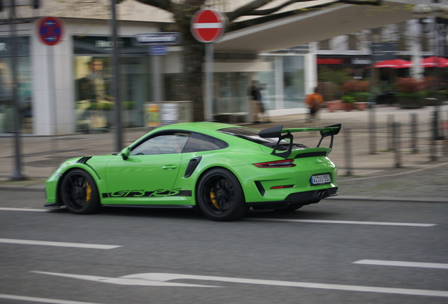 Lime Green [Porsche 911 GT3 RS] 991.2 : r/spotted