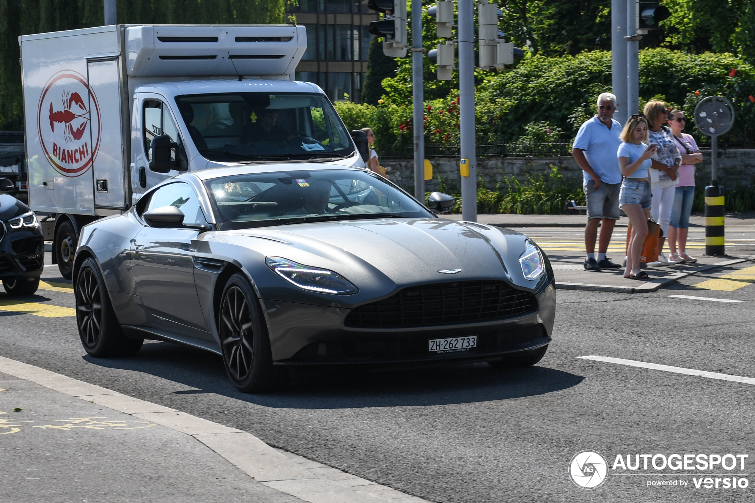 Aston Martin DB11 V8