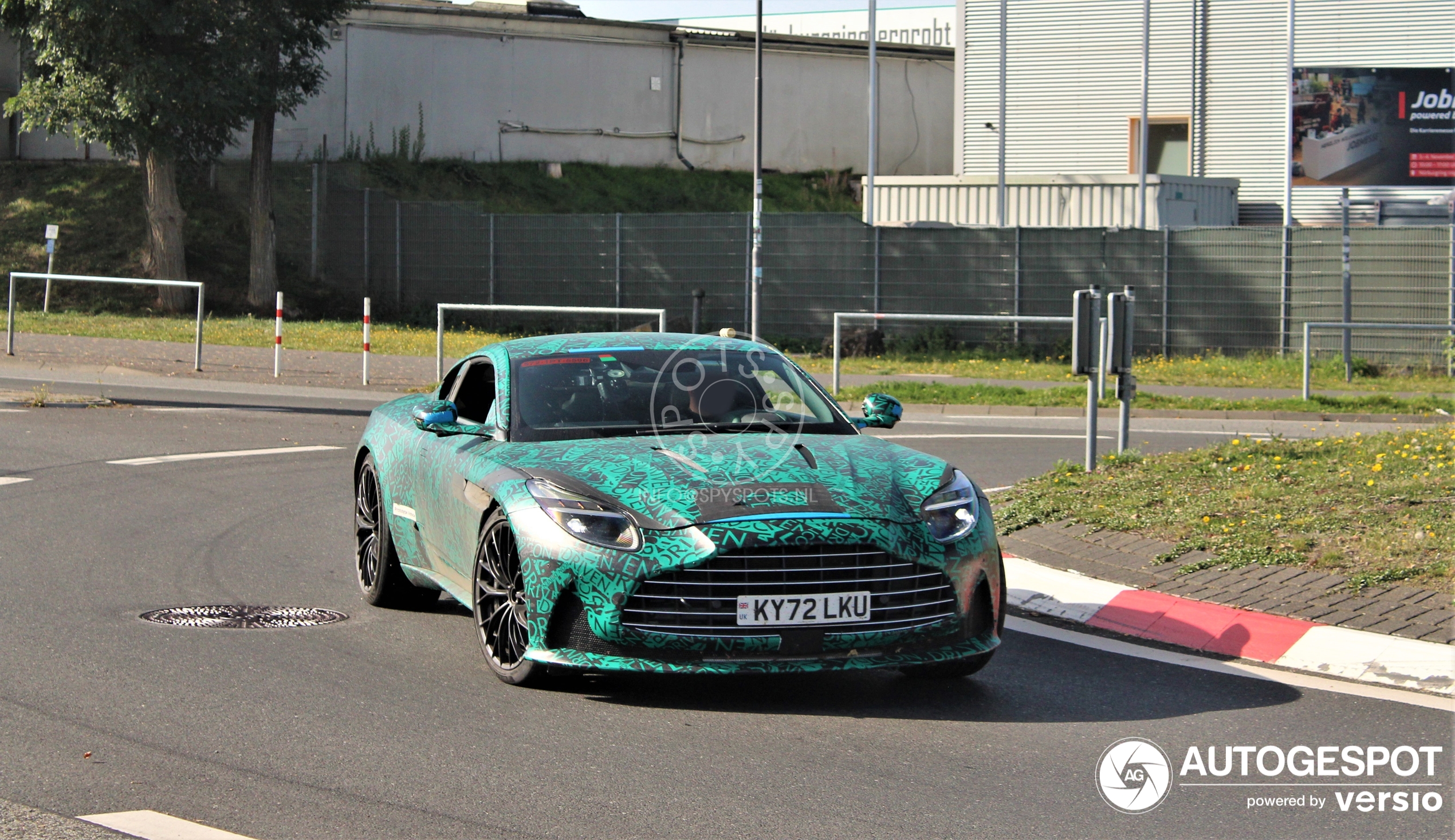 Aston Martin DB12