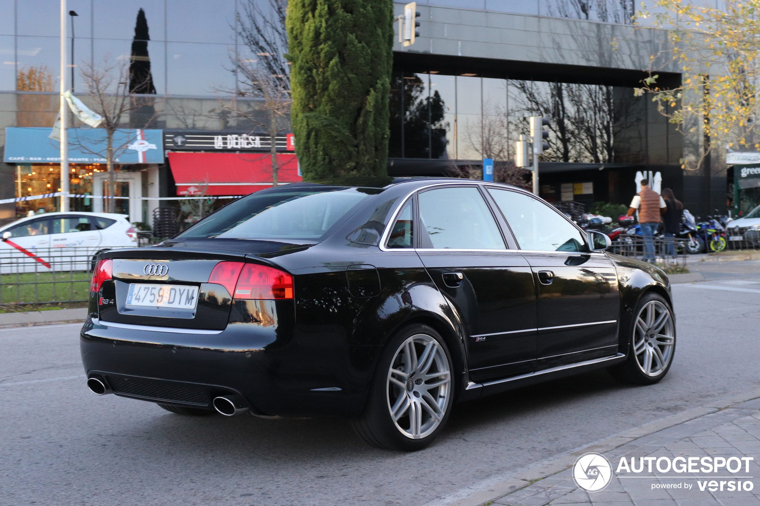 Audi RS4 Sedan