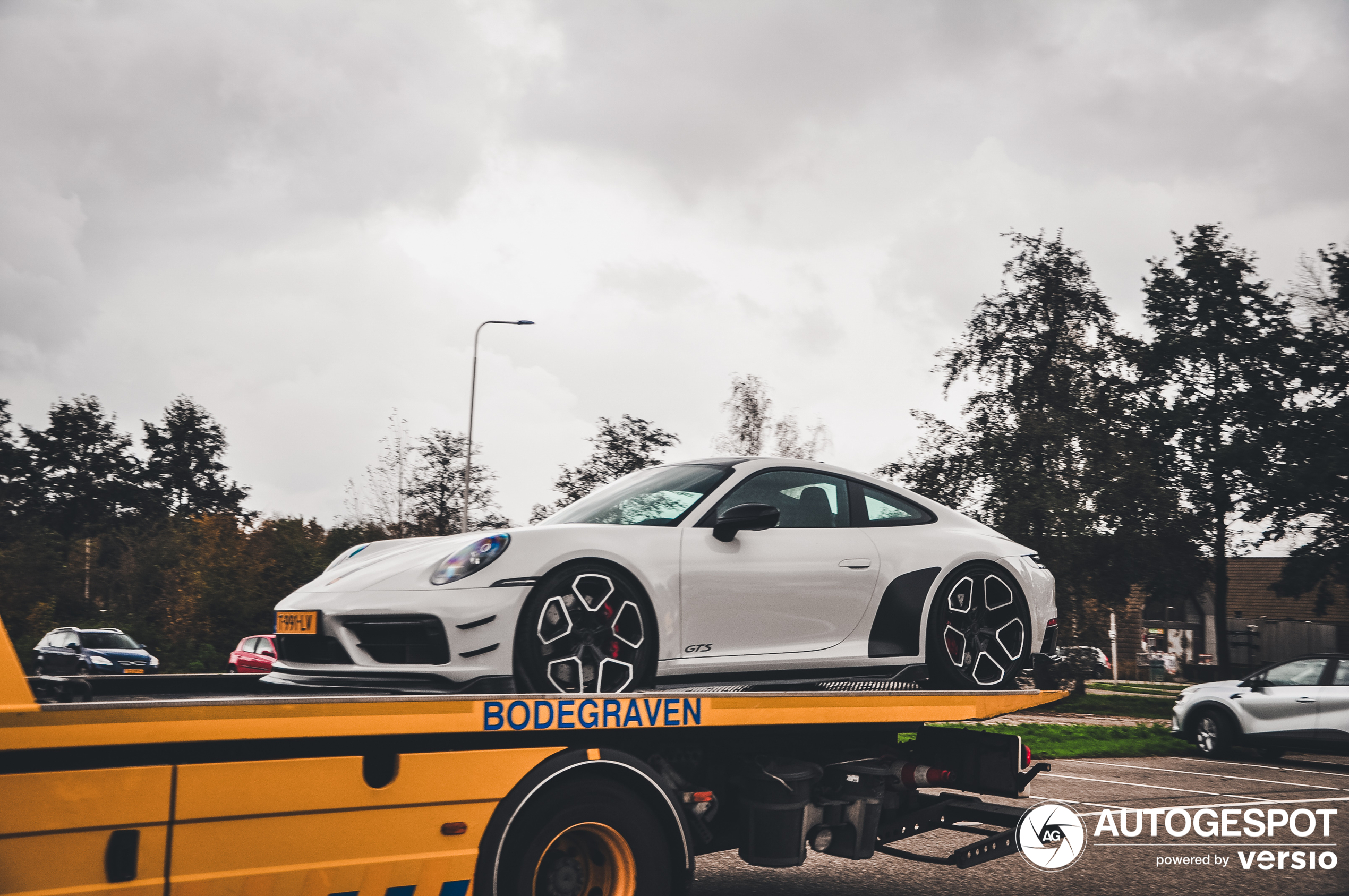 Porsche 992 Carrera GTS