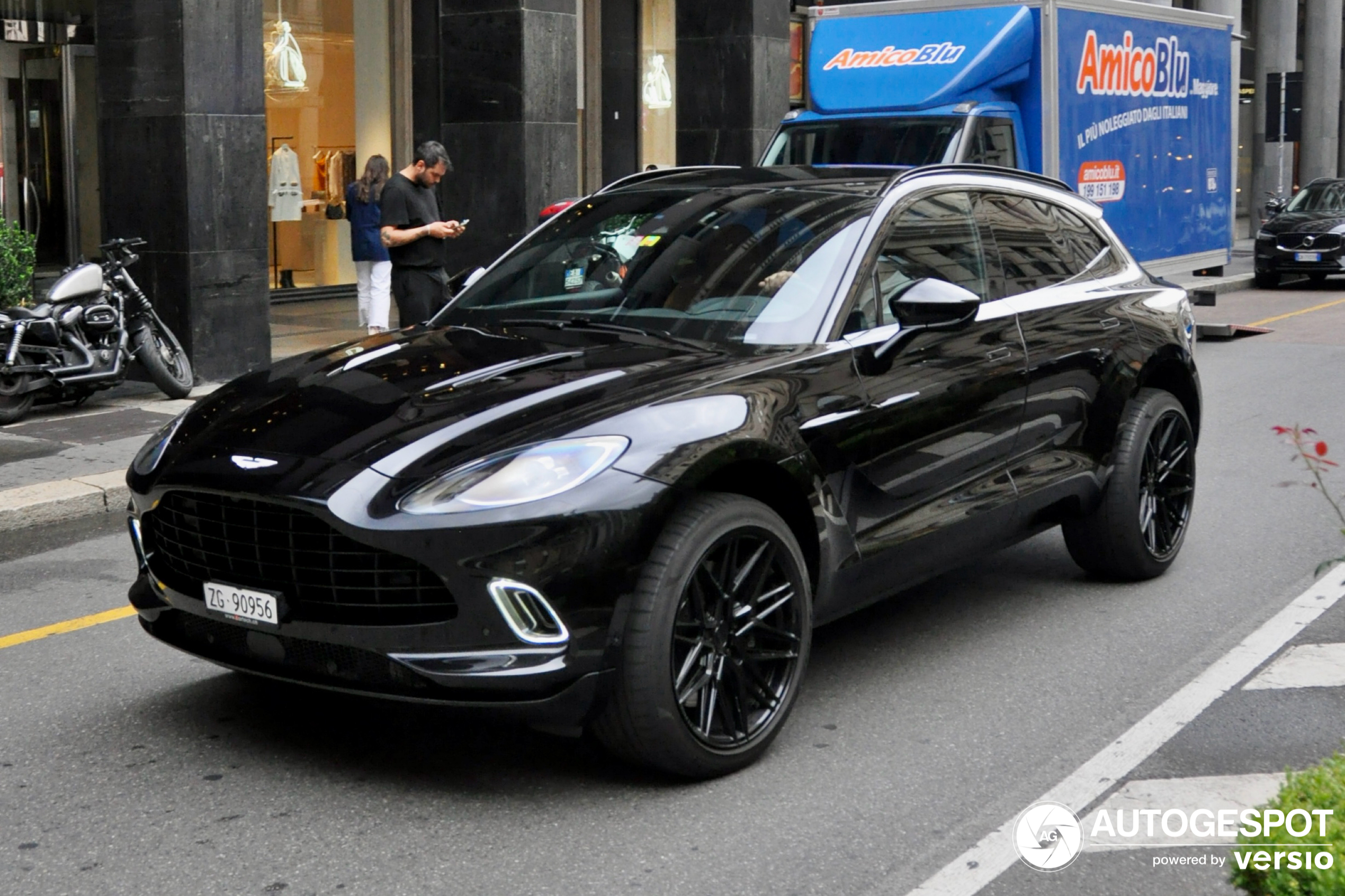 Aston Martin DBX