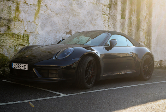 Porsche 992 Carrera 4 GTS Cabriolet