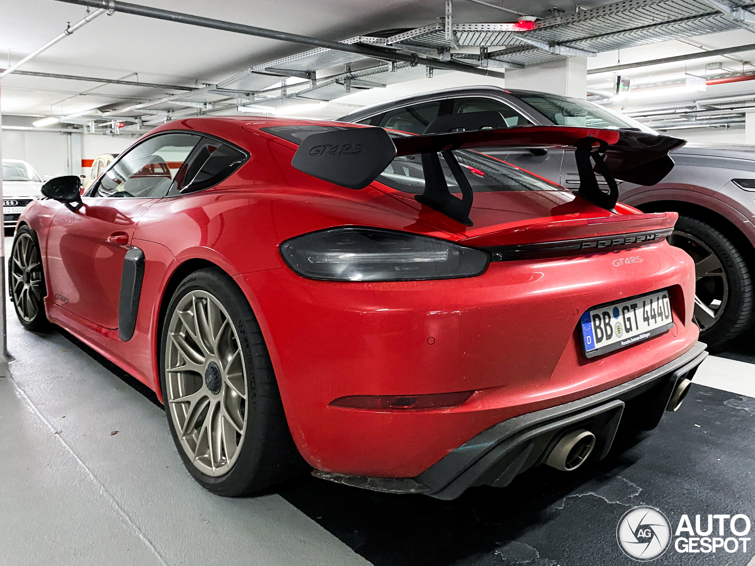 Porsche 718 Cayman GT4 RS Weissach Package