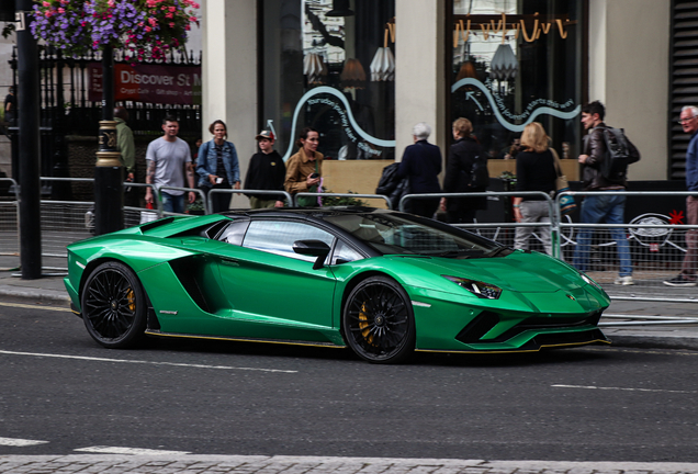 Lamborghini Aventador S LP740-4 Roadster