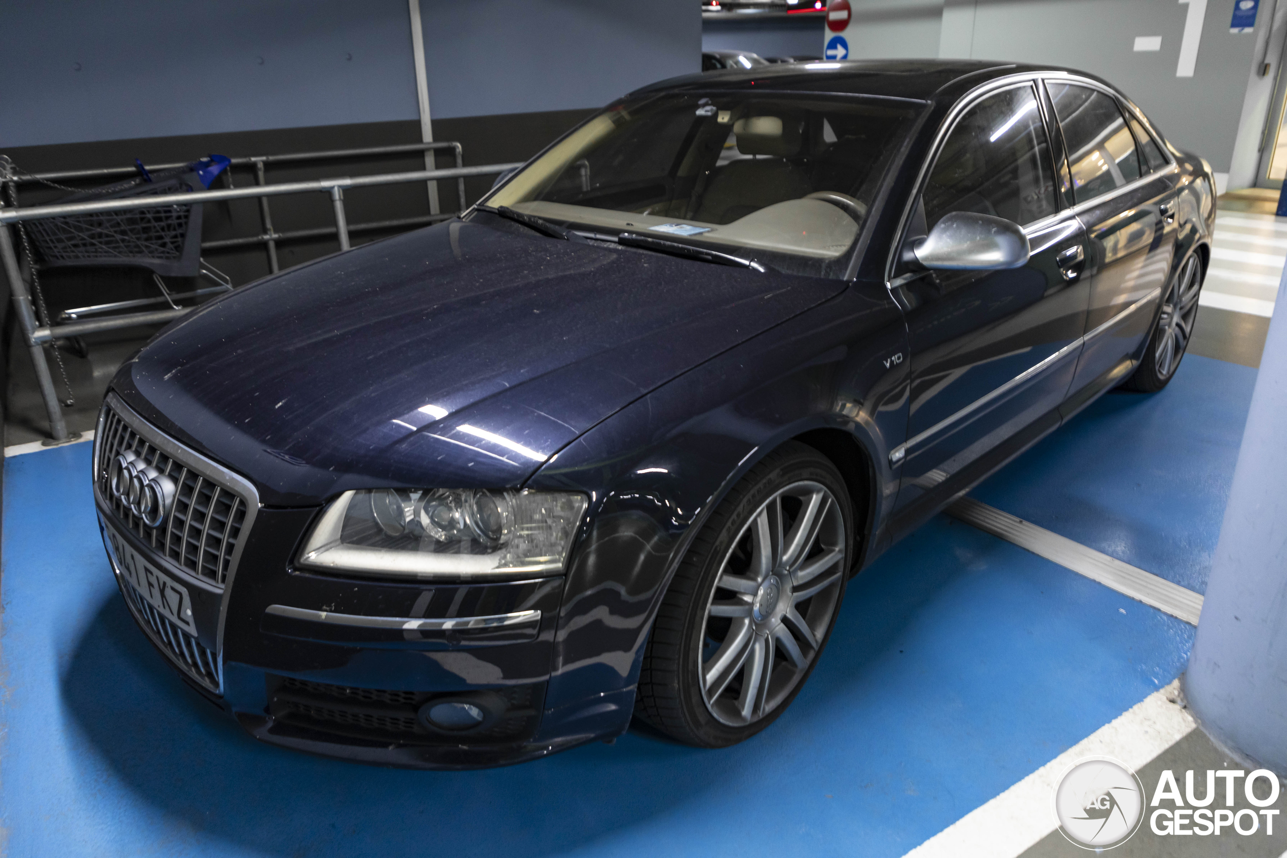 Audi S8 D3