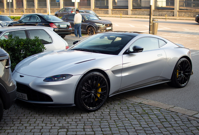 Aston Martin V8 Vantage 2018