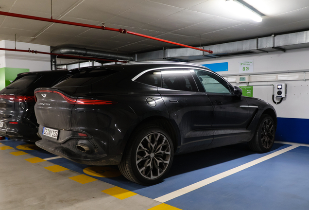 Aston Martin DBX