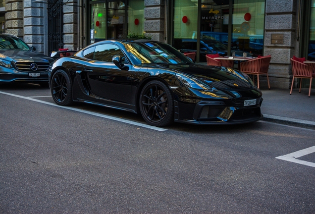 Porsche 718 Cayman GT4