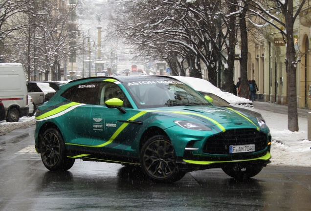 Aston Martin DBX707