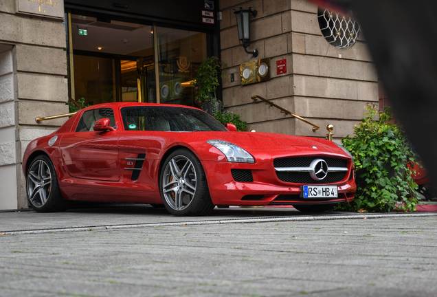 Mercedes-Benz SLS AMG