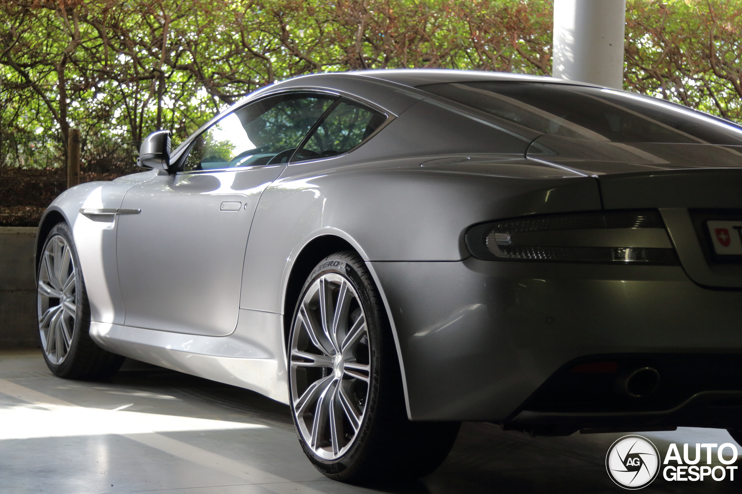 Aston Martin DB9 2013