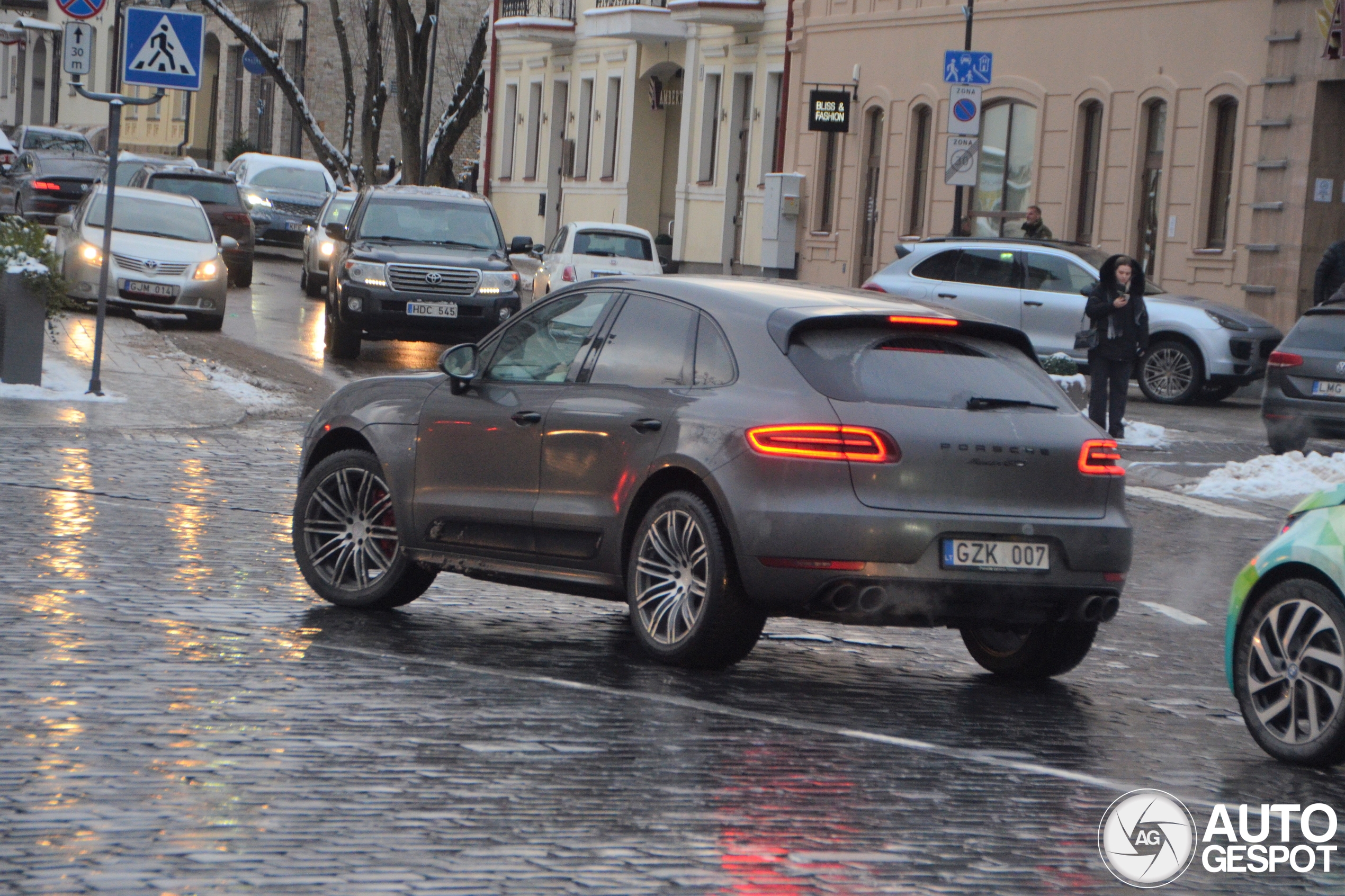 Porsche 95B Macan GTS