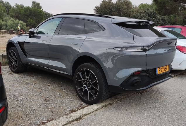 Aston Martin DBX