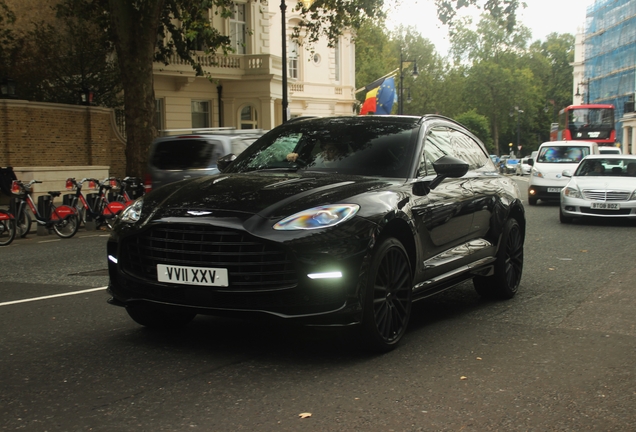 Aston Martin DBX707