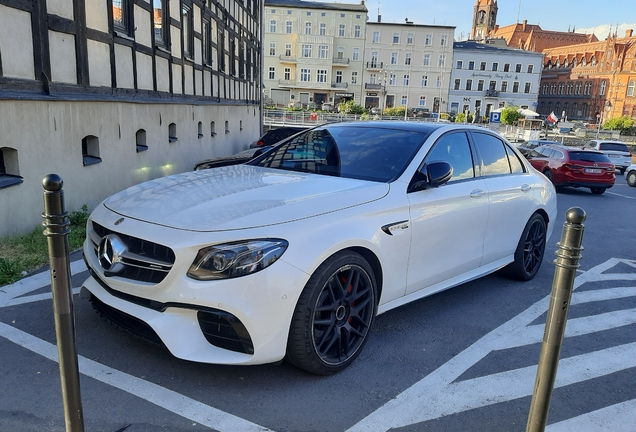 Mercedes-AMG E 63 S W213