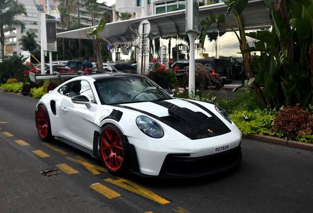 Porsche 992 GT3 RS Weissach Package