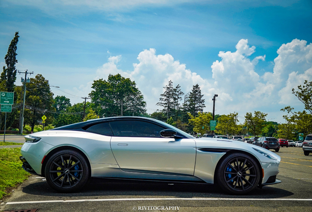 Aston Martin DB11 AMR