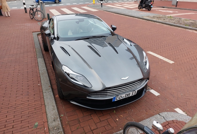 Aston Martin DB11