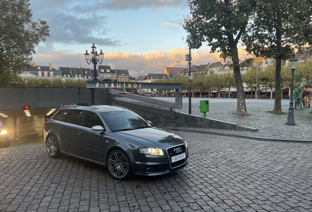 Audi RS4 Avant B7