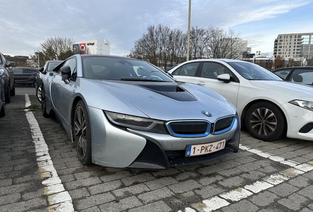 BMW i8