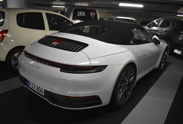 Porsche 992 Carrera 4S Cabriolet