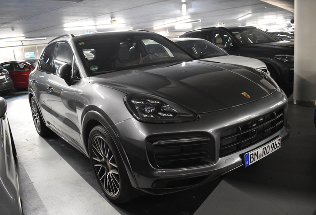 Porsche 9YA Cayenne GTS