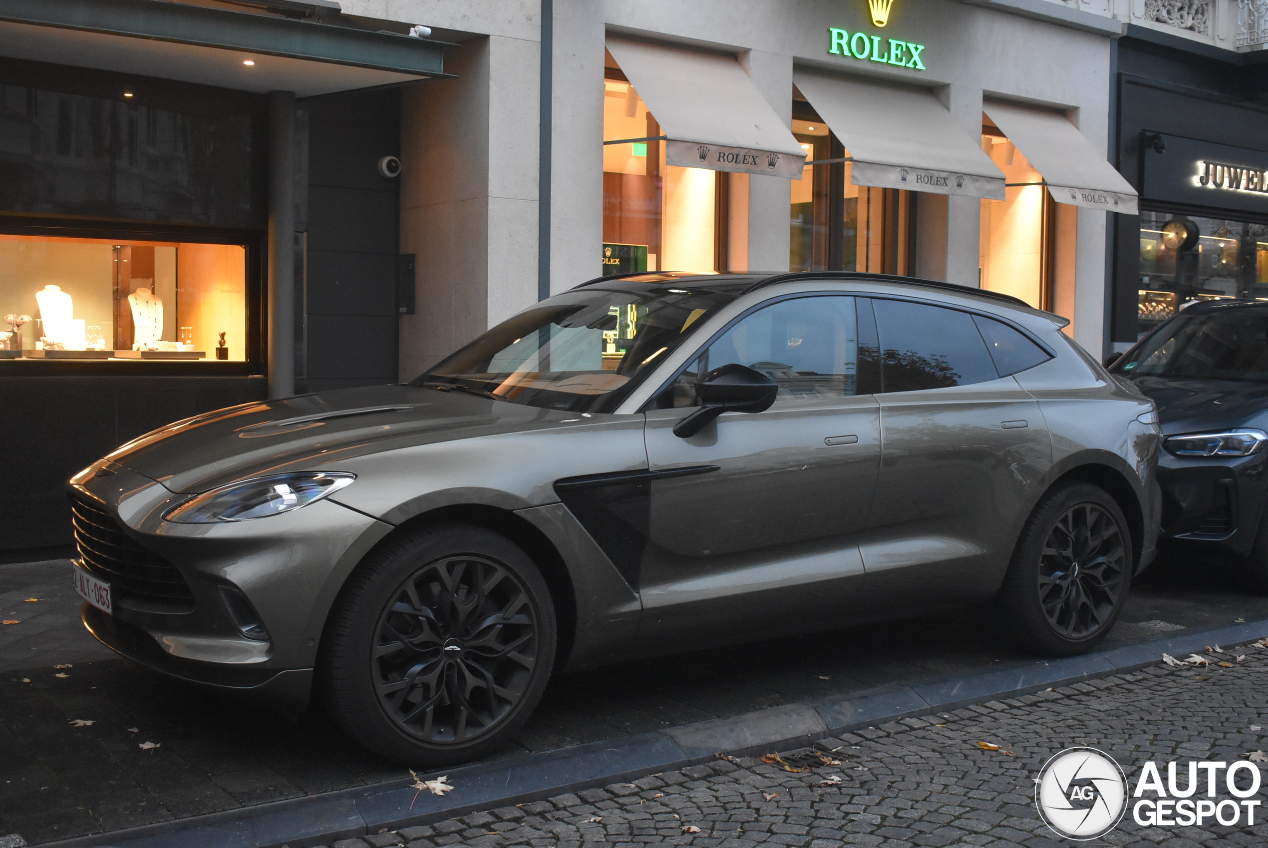 Aston Martin DBX