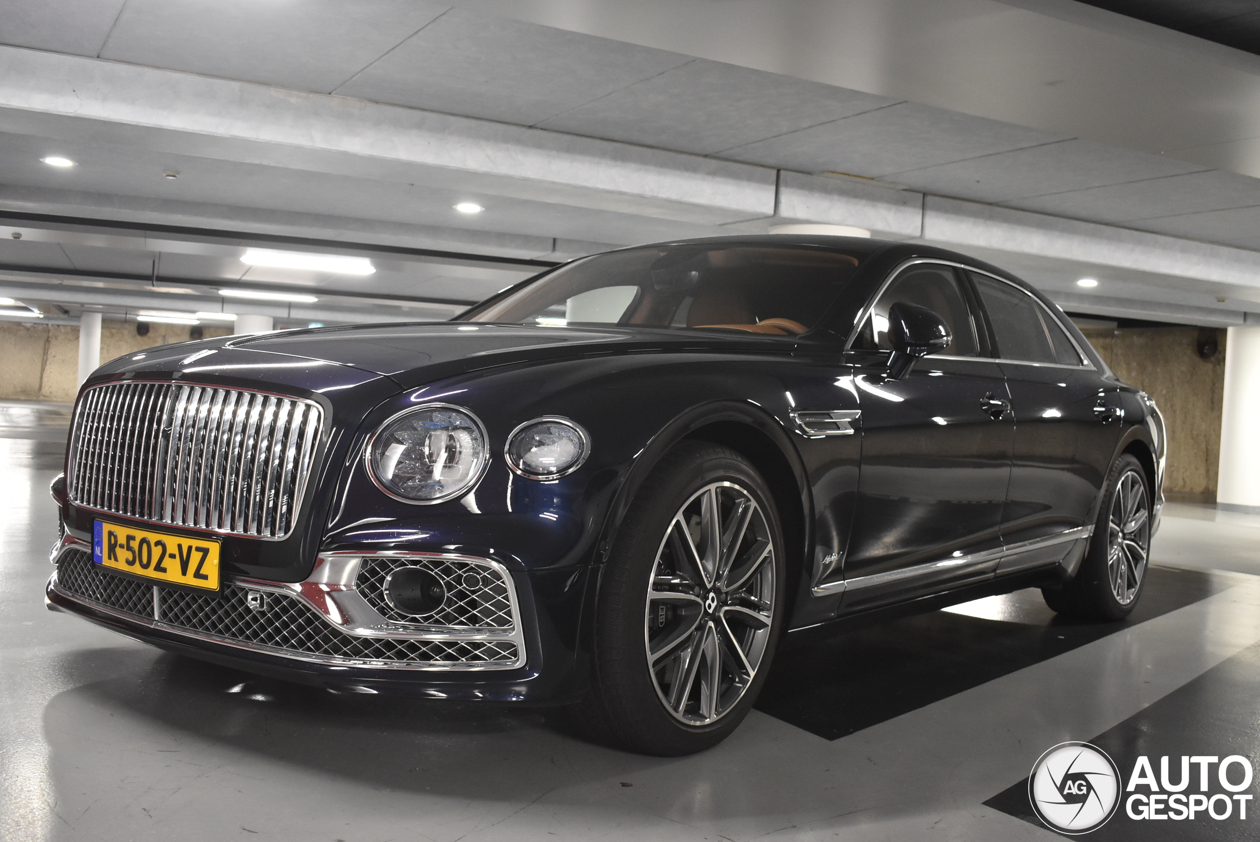 Bentley Flying Spur Hybrid