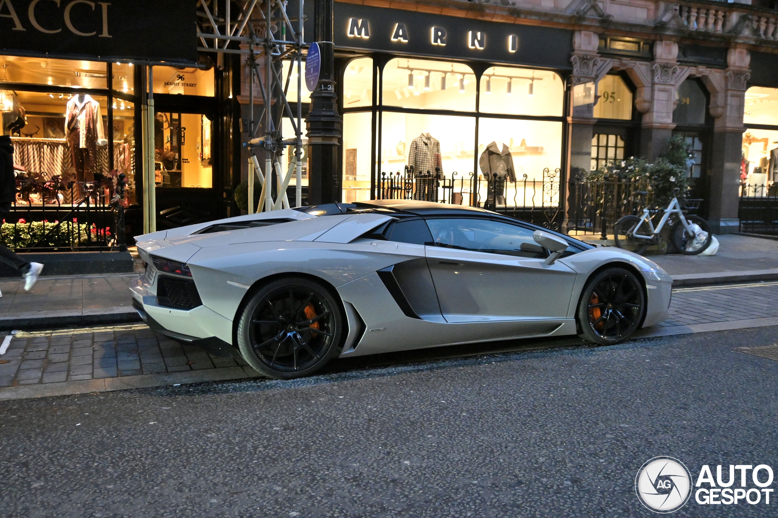 Lamborghini Aventador LP700-4 Roadster