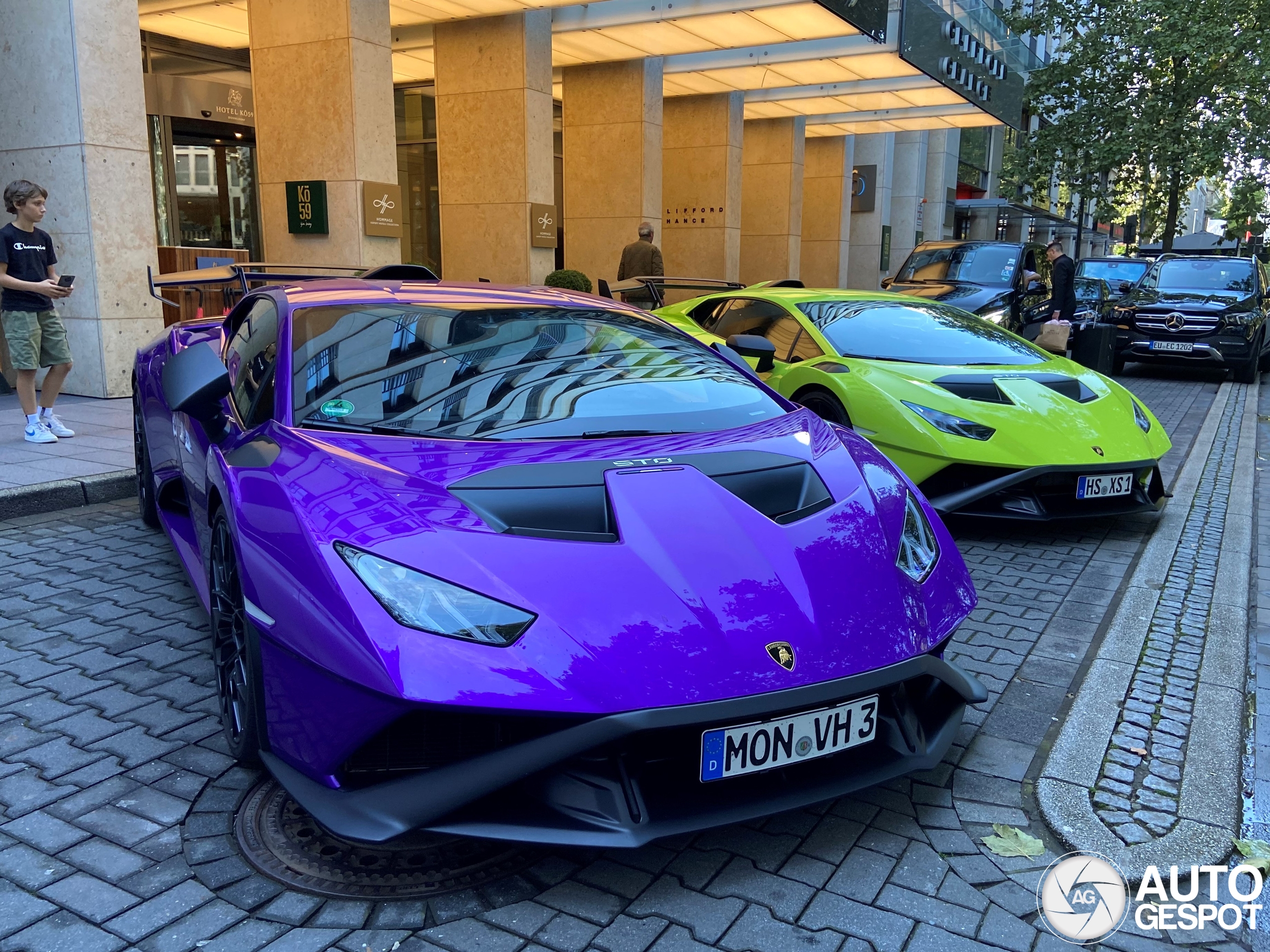 An Impressive Duo of Two Lamborghini Huracán LP640-2 STOs in Düsseldorf