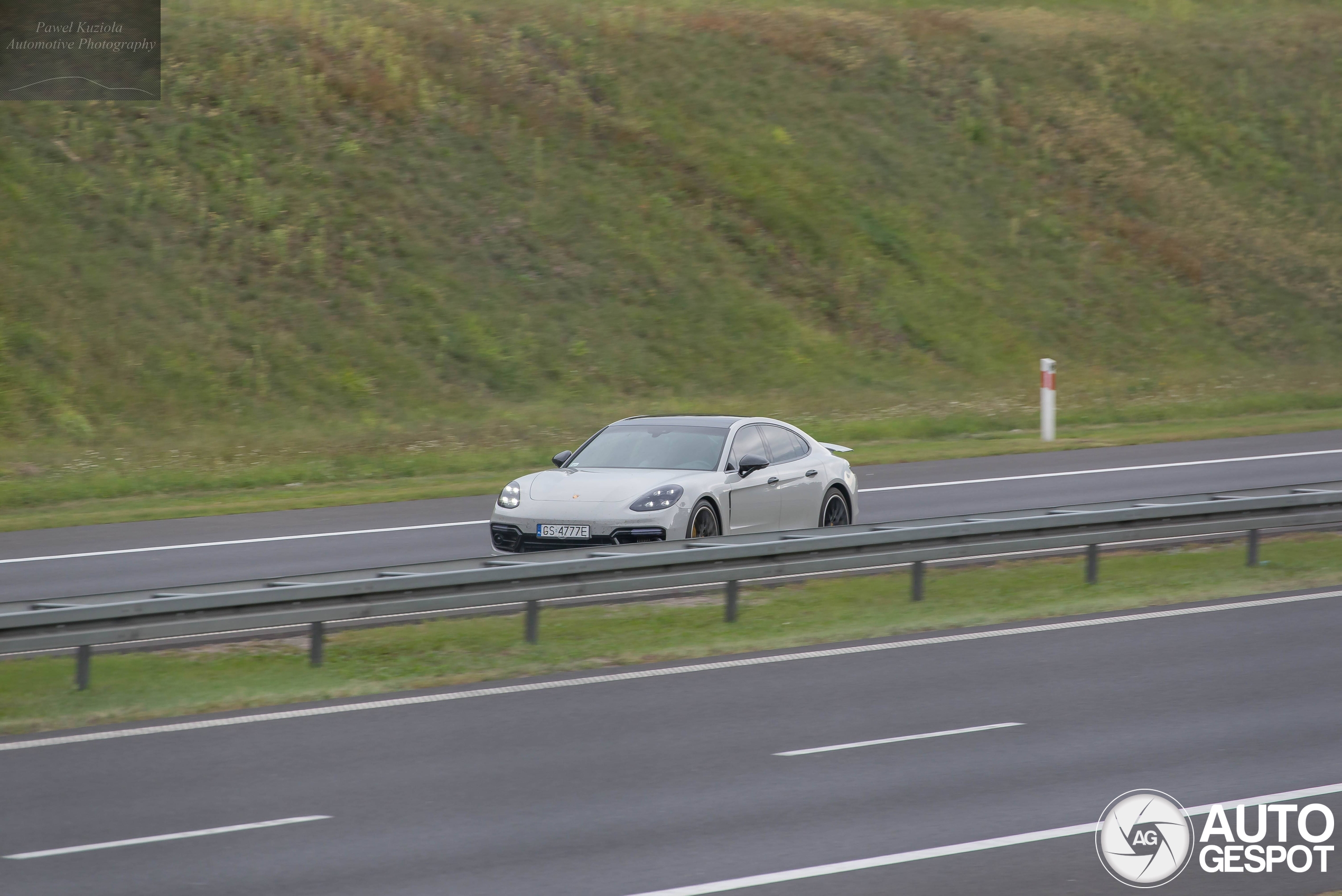 Porsche 971 Panamera Turbo