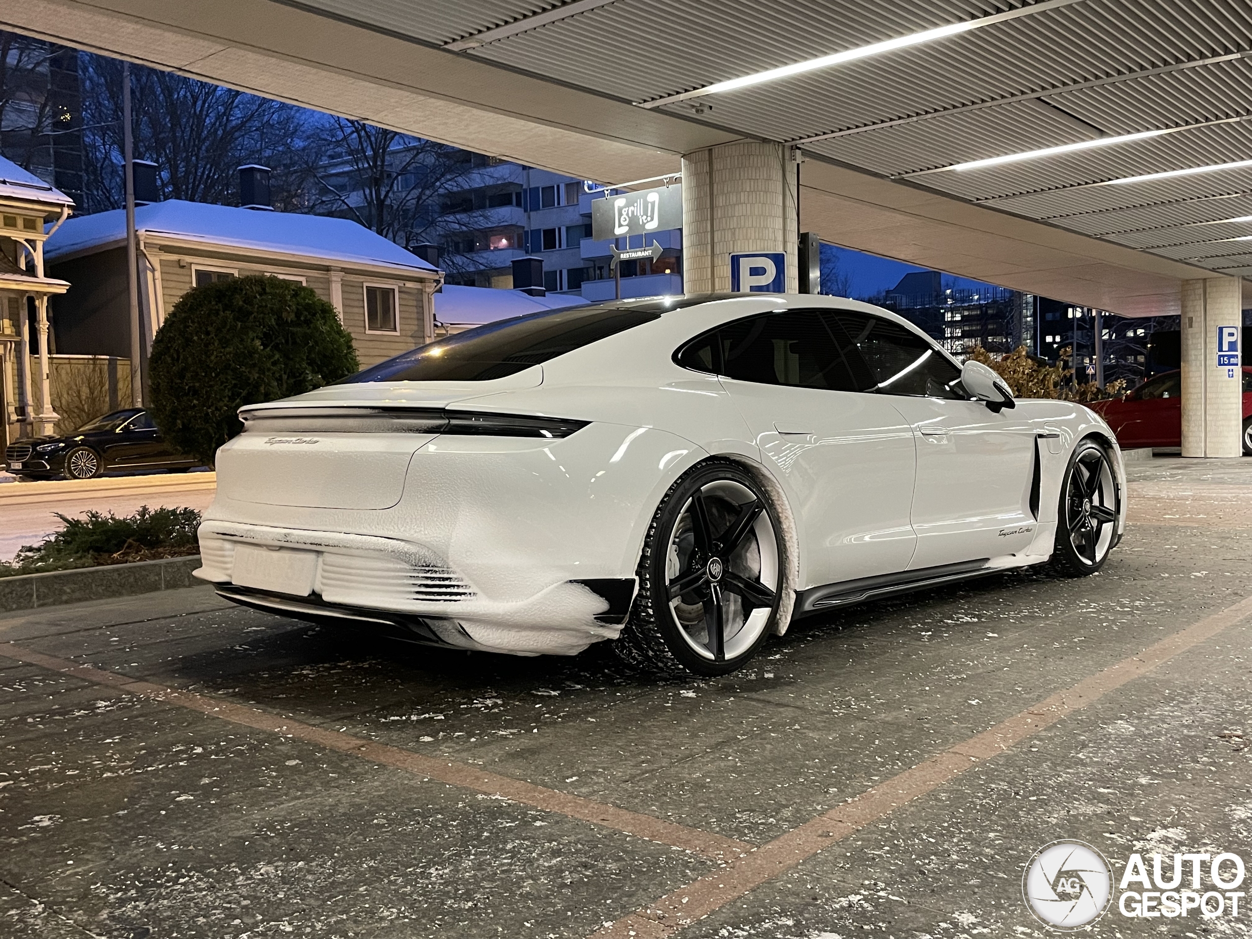 Porsche Taycan Turbo