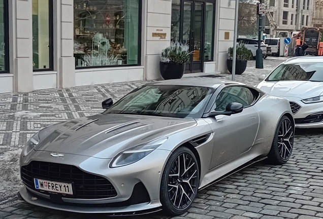 Aston Martin DB12