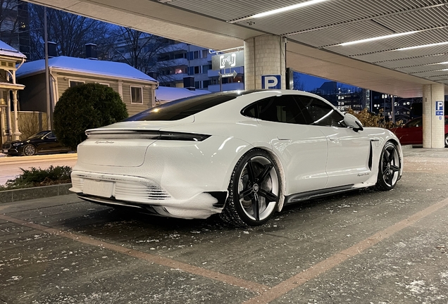 Porsche Taycan Turbo