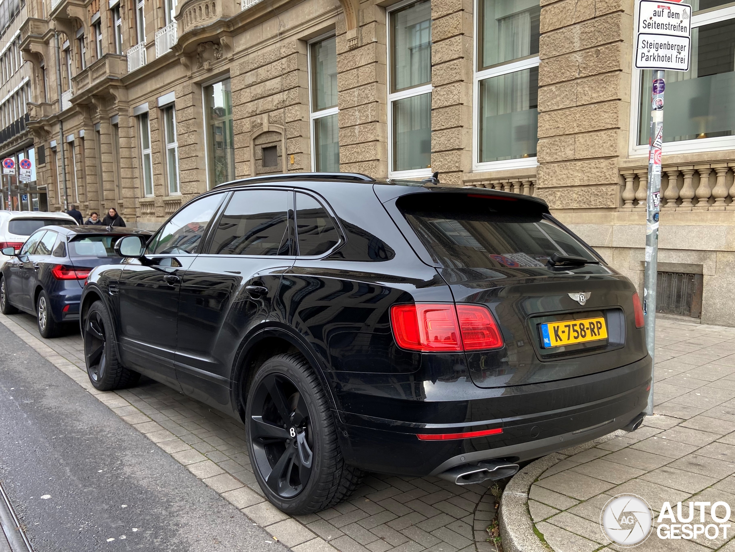 Bentley Bentayga V8