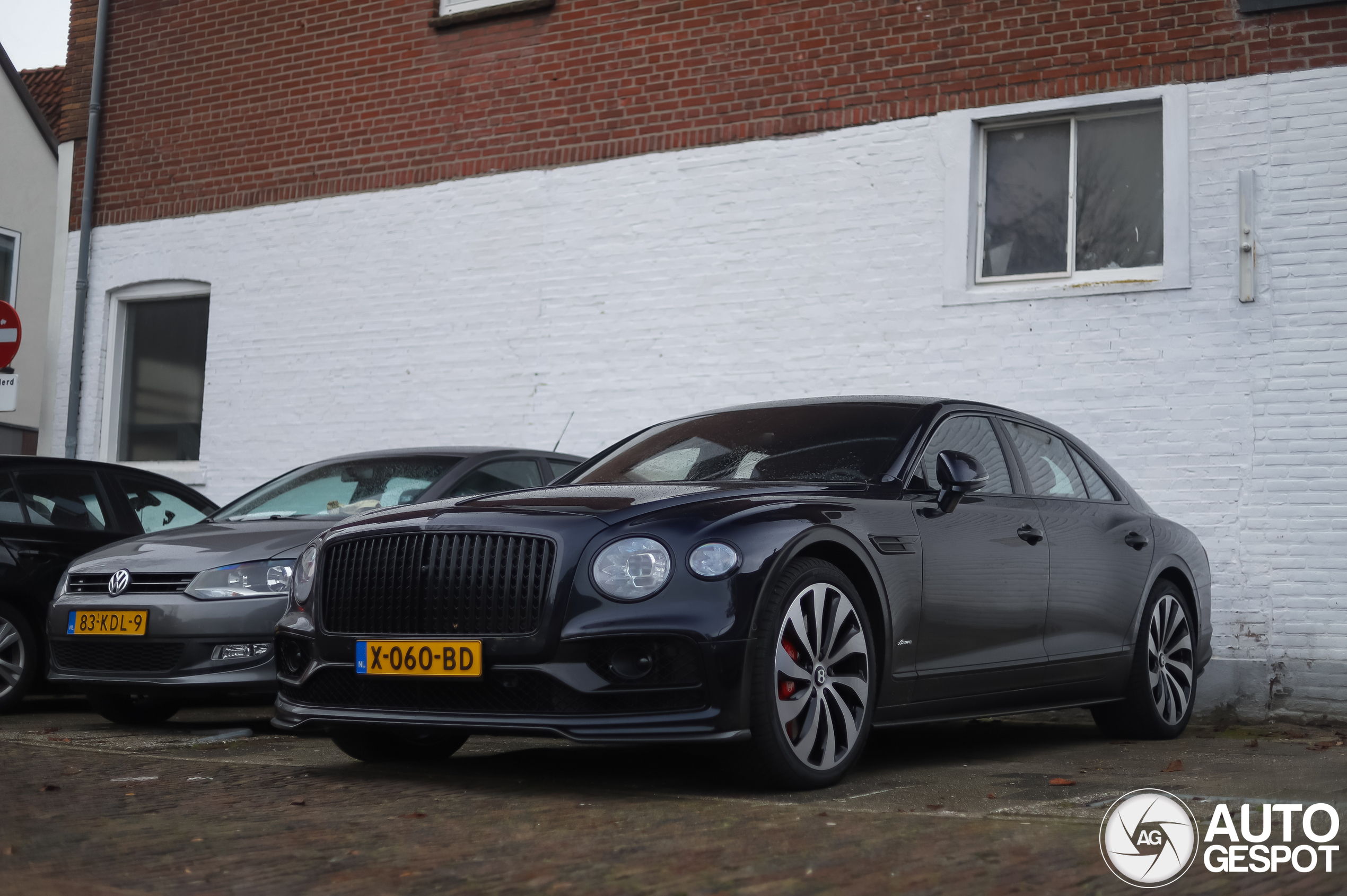 Bentley Flying Spur V8 Azure