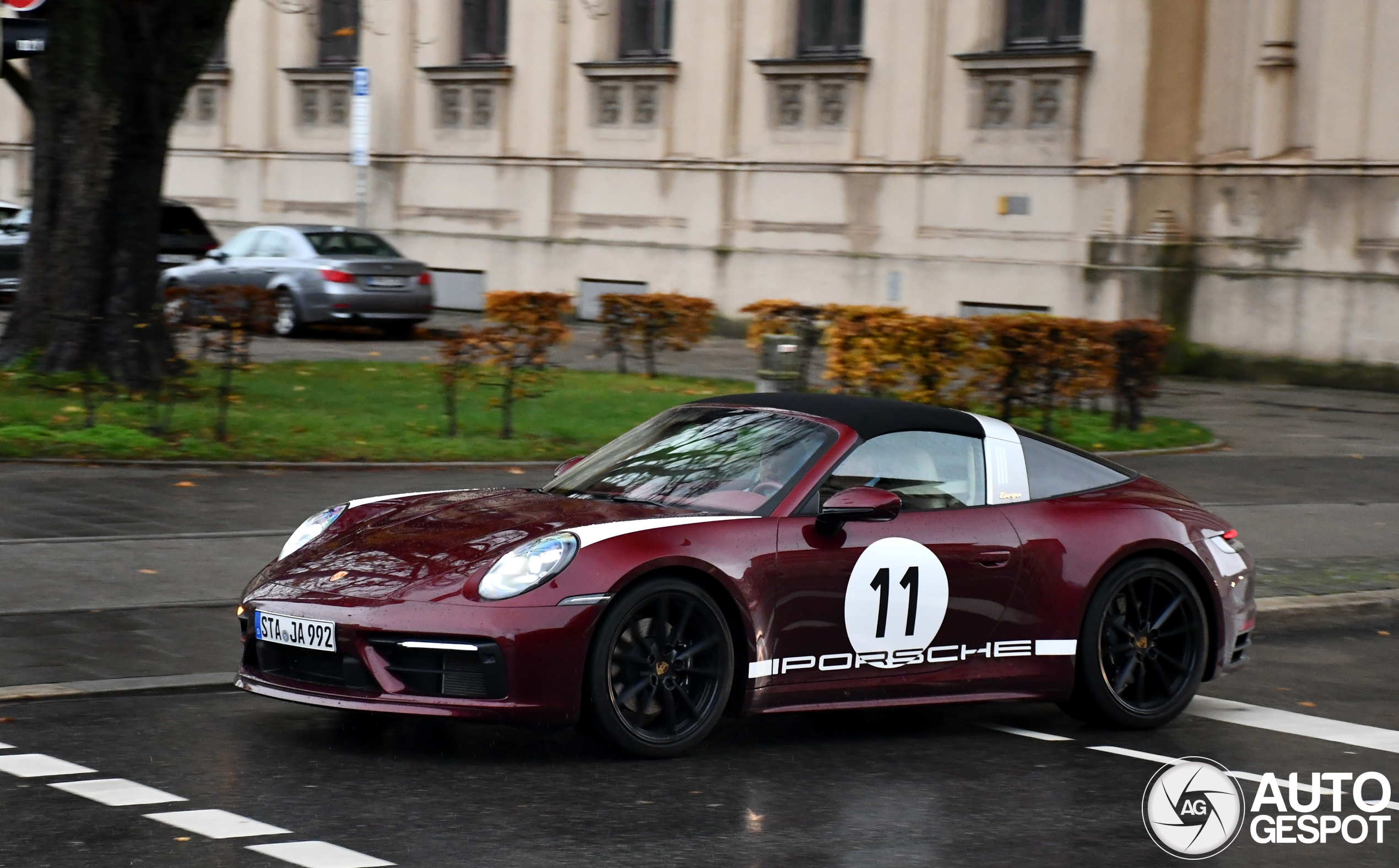 Porsche 992 Targa 4S Heritage Design Edition