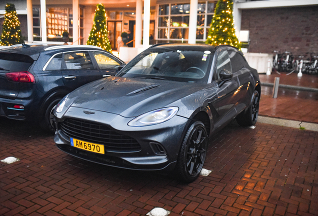 Aston Martin DBX