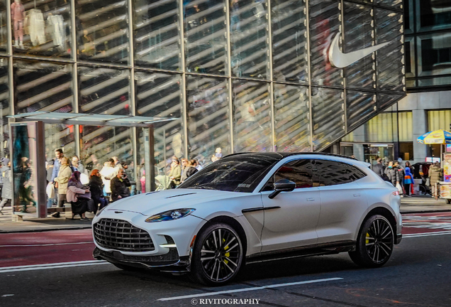 Aston Martin DBX707