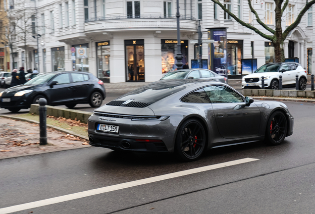 Porsche 992 Carrera 4 GTS